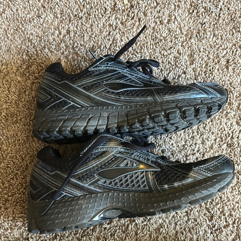 Brookes Adrenaline GTS Tennis Shoes